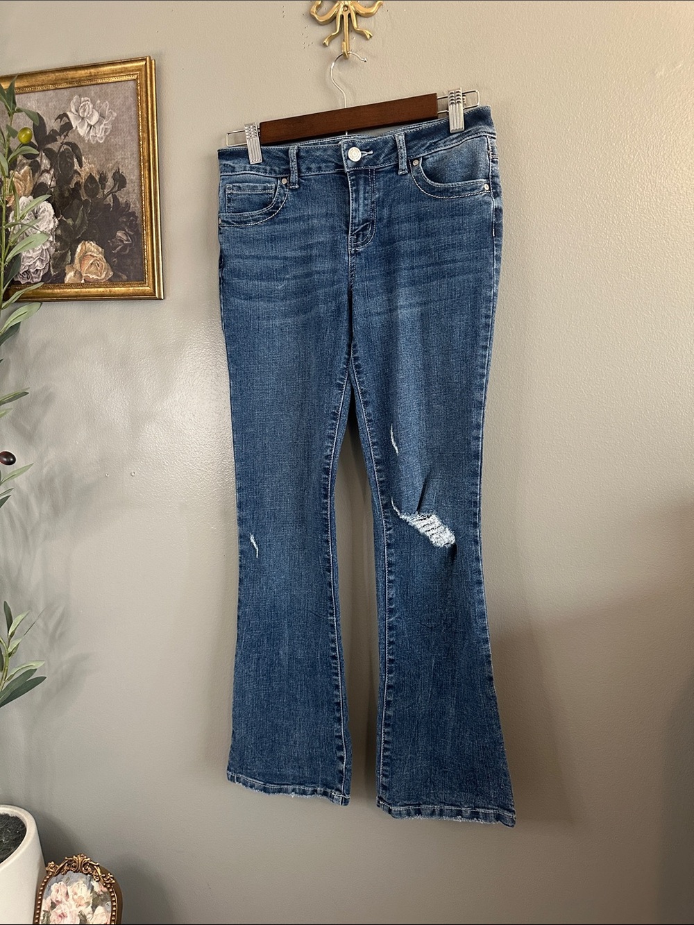 RSQ Girls Size 14 Distressed Flare Jeans Medium Wash Y2K Stretch Denim - Picture 4 of 9